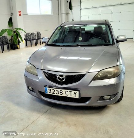 Mazda Mazda3 1.6  Active 109 cv de 2004 con 266.946 Km por 1.990 EUR. en Valencia