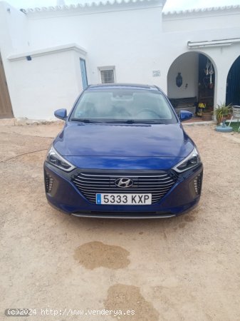 Hyundai Ioniq Style 1.6 hibrido 141cv de 2019 con 62.000 Km por 19.000 EUR. en Baleares