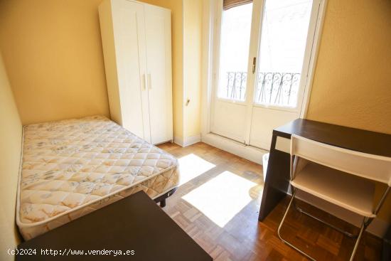  Habitación equipada con llave independiente en piso compartido, Latina - MADRID 