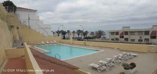 Se alquila piso de  dos habitaciones en  Los Cristianos cerca de Playa Las Vistas - SANTA CRUZ DE TE