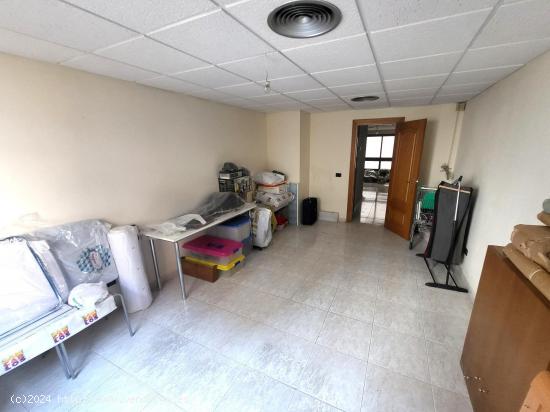 Se vende despacho/oficina en pleno centro de Castellón, junto a Plaza de La Paz y Plaza Fadrell. De