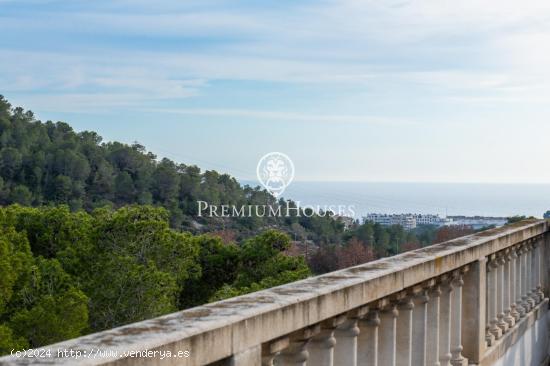 Casa independiente con vistas despejadas y piscina en Quintmar - BARCELONA