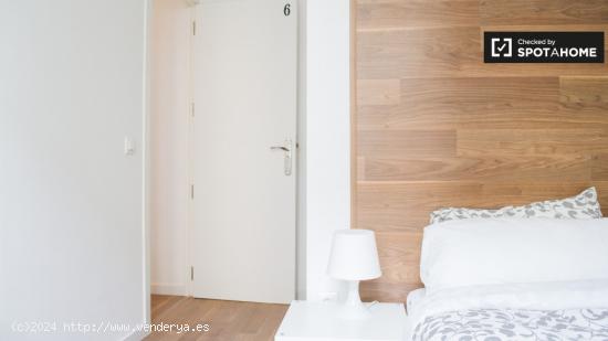 Habitación privada con llave independiente en piso de 5 habitaciones, Lavapiés - MADRID