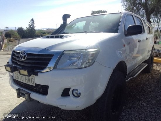 Toyota Hilux HILUX 2.5 D4D 144 CV DOBLE CABINA. de 2014 con 340.000 Km por 18.000 EUR. en Murcia