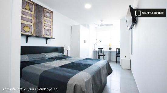 Alquiler de habitaciones en piso de 4 habitaciones en Camins Al Grau - VALENCIA