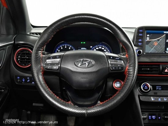Hyundai Kona 1.0 tgdi TECNO RED 120CV de 2018 con 80.750 Km por 16.490 EUR. en Cadiz