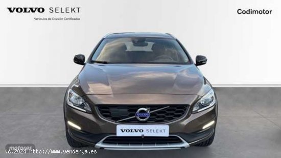 Volvo V 60 V60 Cross Country Plus D3 Automatico de 2018 con 106.125 Km por 24.989 EUR. en Sevilla
