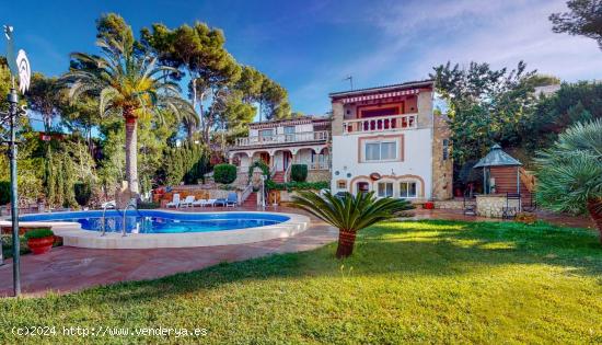 Villa independiente con piscina y vistas despejadas en Santa Ponça - BALEARES