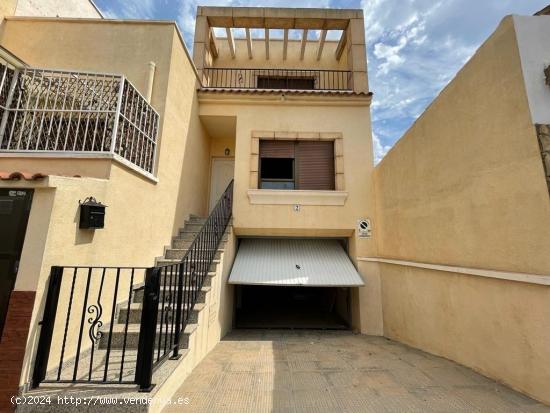 Fantástico adosado tríplex con garaje privado en Formentera de Segura, Alicante, Costa Blanca - AL