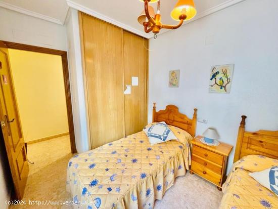 Ático de 2 dormitorios en Torrevieja - ALICANTE