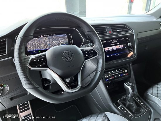Volkswagen Tiguan 1.5 TSI DSG R-Line de 2023 con 20 Km por 45.990 EUR. en Barcelona