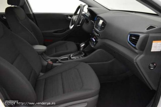 Hyundai Ioniq 1.6 GDI Tecno de 2019 con 35.602 Km por 20.490 EUR. en Sevilla