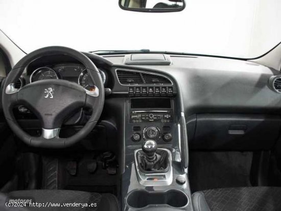Peugeot 3008 3008 1.6 BlueHDi Allure 120 de 2015 con 155.000 Km por 10.490 EUR. en Cadiz