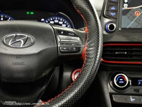 Hyundai Kona 1.0 TGDI Tecno Red 4x2 de 2018 con 80.750 Km por 16.490 EUR. en Cadiz