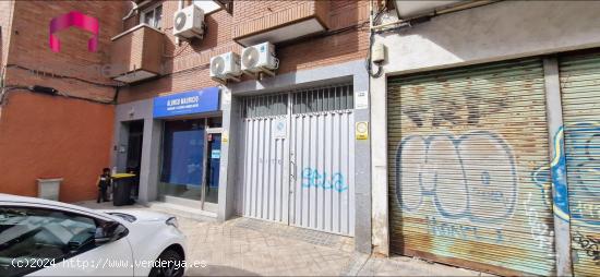 Nave almacén con vado de acceso y posibilidad de taller o garaje - MADRID