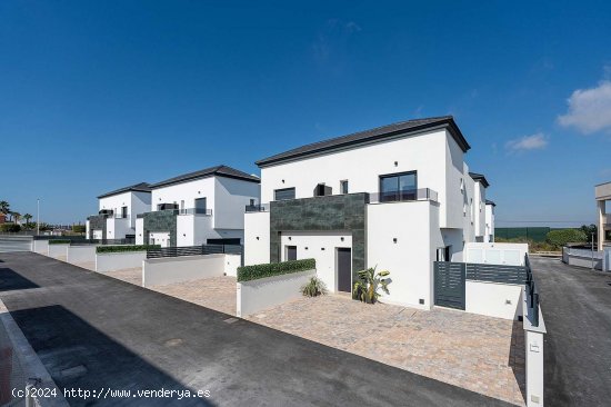 Villa en venta a estrenar en Santa Pola (Alicante)
