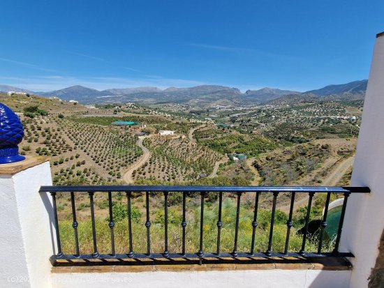 Villa en venta en Alcaucín (Málaga)