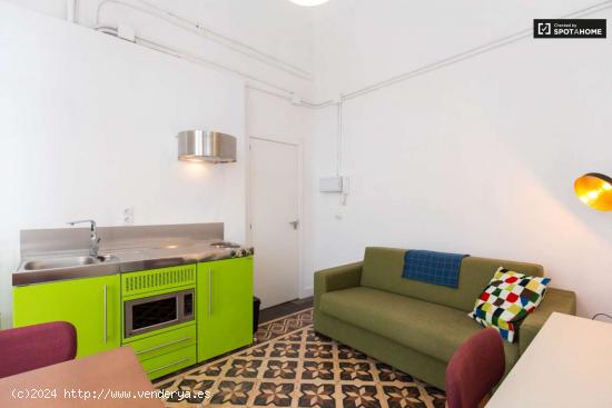 Encantador apartamento de 1 dormitorio con balcón en alquiler en Realejo - GRANADA