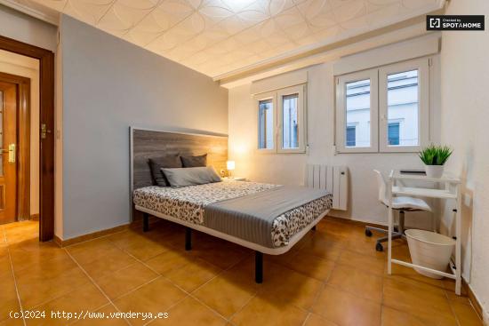  Elegante habitación en apartamento de 6 dormitorios en Rascanya - VALENCIA 
