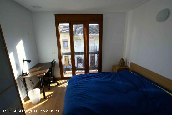  Habitaciones en alquiler en apartamento de 4 dormitorios en Valencia. - VALENCIA 