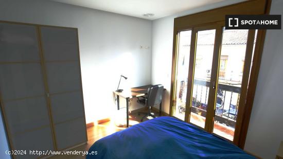 Habitaciones en alquiler en apartamento de 4 dormitorios en Valencia. - VALENCIA
