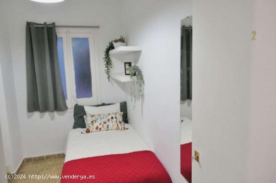  ¡Habitación individual en alquiler en el barrio de Poble Sec, Barcelona! - BARCELONA 