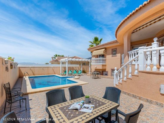 Villa en venta en Benijófar (Alicante)