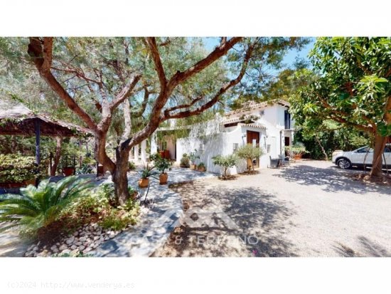 Villa en venta en Benajarafe (Málaga)