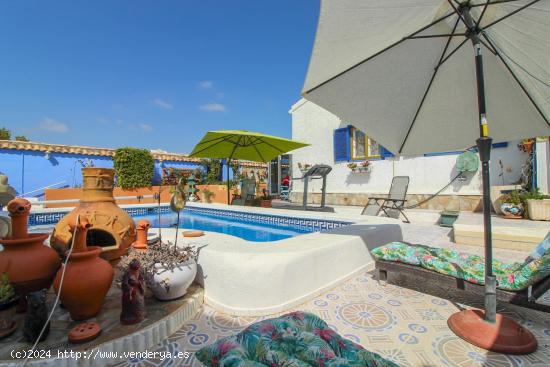 Villa con piscina privada en La Florida - ALICANTE