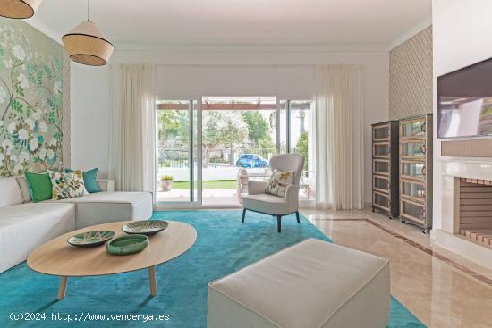 Apartamento en planta baja con amplio jardín en venta en Benahavís. Málaga - MALAGA