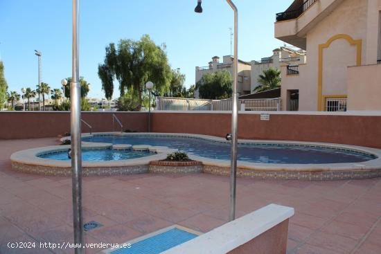  Te ofrecemos este bonito apartamento seminuevo en urbanización con piscina!!!! - ALICANTE 