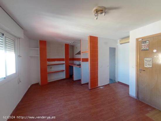 Apartamento con cocina integrada en salón - MALAGA