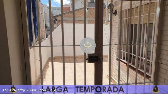 LT/ Ático amueblado con DOS dormitorios en barrio FIGARES - GRANADA