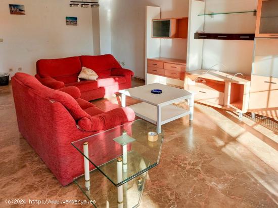 Gran adosado de 280 m2, con 4 habitaciones, 2 baños, AA/CC, jacuzzi, barbacoa... - ALICANTE