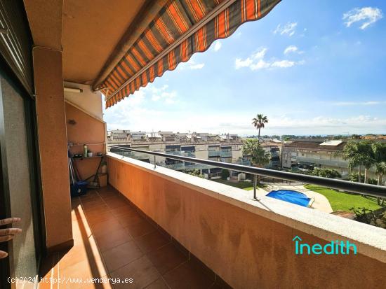 Precioso piso duplex con piscina a cinco minutos de la playa - BARCELONA