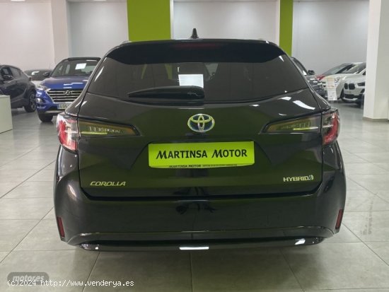 Toyota Corolla 120H Active Touring Sport de 2019 con 54.000 Km por 23.300 EUR. en Malaga