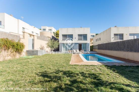 Espectacular Residencia con Piscina y Vistas en Cabrils, Zona Can Valls - BARCELONA