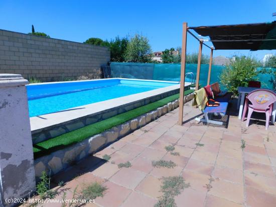 Chalet Independiente con piscina propia y parcela de 1.000m2 - TOLEDO