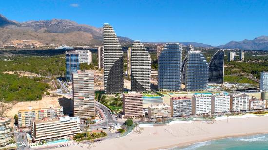 Apartamentos con vistas al mar en playa Poniente - ALICANTE