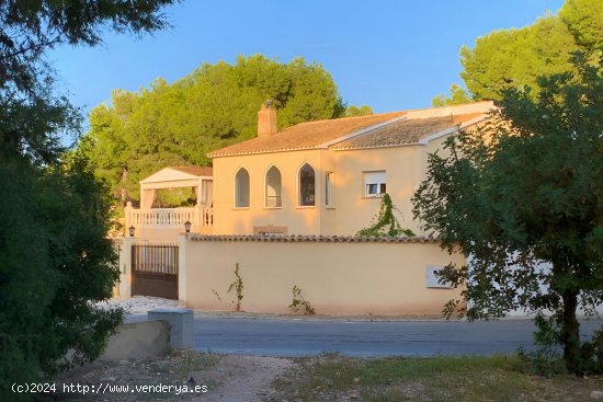 Villa en venta en Alfaz del Pi (Alicante)