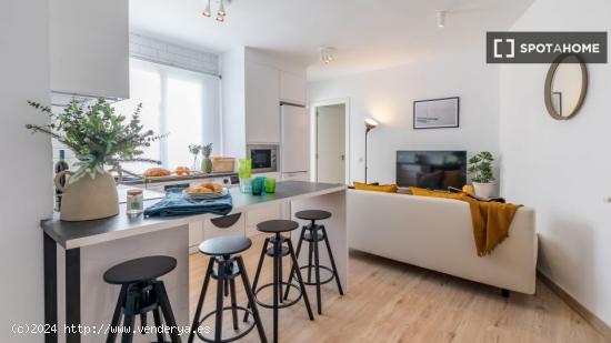 Habitaciones en apartamento de 4 habitaciones en Madrid - MADRID