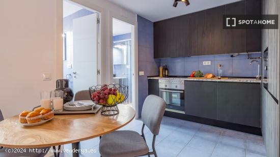 Habitaciones para alquilar en apartamento de 5 dormitorios en Madrid - MADRID