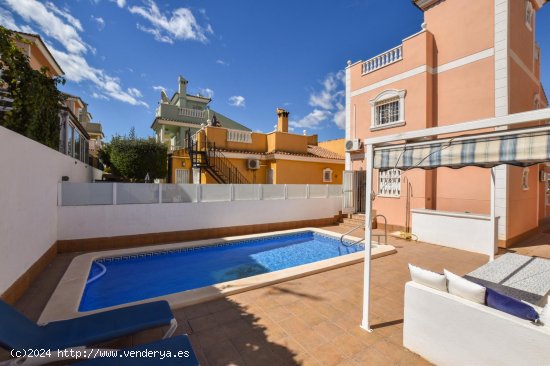 Villa en venta en Santa Pola (Alicante)