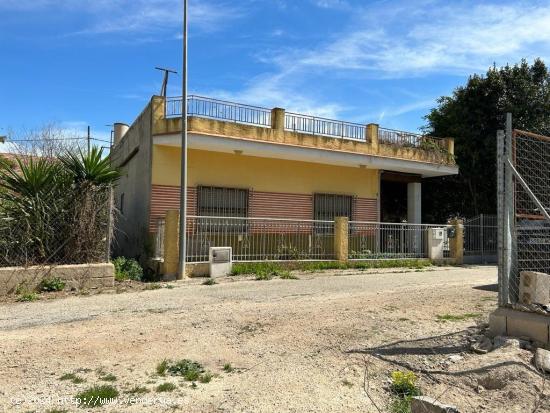 Casa de huerta con parcela de 2900 m² en Puente Tocinos - MURCIA