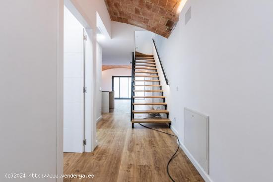 Casa de obra nueva con patio y acabados de alta calidad en Barberà del Vallès - BARCELONA