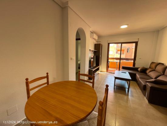 Apartamento de 2 dormitorios con piscina en Aguas Nuevas, Torrevieja - ALICANTE