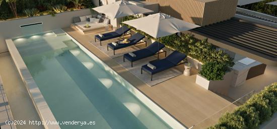 Villa pareada moderna en primera linea de playa con 4 dormitorios en Marbella Este. - MALAGA