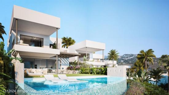 Pareado de lujo con 4 dormitorios y jardín con piscina privada en Marbella. - MALAGA