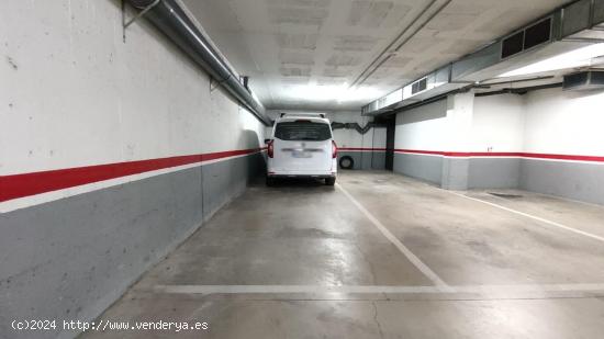 Doble parking en venta en zona centro de Rubí - BARCELONA