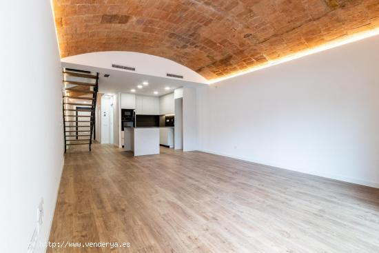 Casa de obra nueva con patio y acabados de alta calidad en Barberà del Vallès - BARCELONA